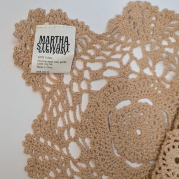 Martha Stewart Everyday Beige Doily Rectangle Lace Knit Runner Crocheted Table - Picture 3 of 4